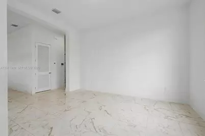 2440 SW 122nd Ter, Davie, FL 33325 - Photo 10