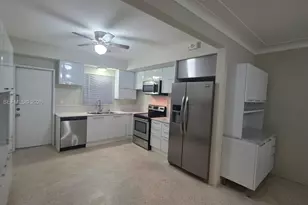 260 SW 31st Ct, Miami, FL 33135 - Photo 4