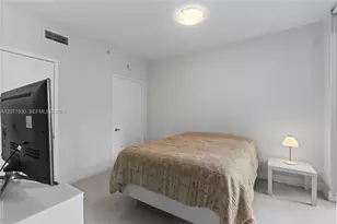 6000 Collins Ave, Miami Beach, FL 33140 - Photo 38