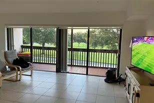 465 W Park Dr, Miami, FL 33172 - Photo 1