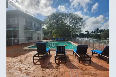 1239 Marseille Dr #4, Miami Beach, FL 33141 - Photo 2