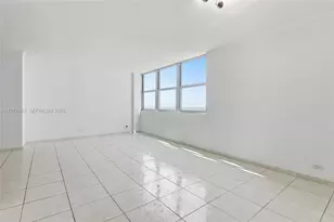 5055 Collins Ave, Miami Beach, FL 33140 - Photo 8