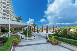 5600 Collins Ave, Miami Beach, FL 33140 - Photo 46