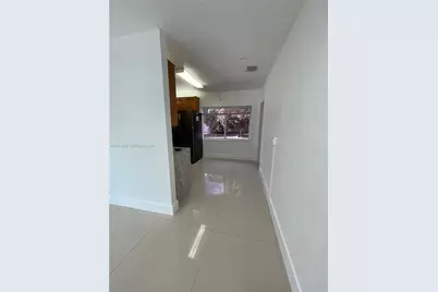 15760 NE 18th Ct, North Miami Beach, FL 33162 - Photo 4