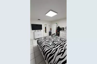 2027 NW 1st Ter #R, Miami, FL 33125 - Photo 18