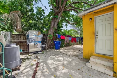1925 NW 85th St, Miami, FL 33147 - Photo 20