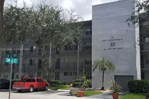 251 SW 132nd Way, Pembroke Pines, FL 33027 - Photo 2