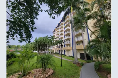 4550 NW 9th St #512E, Miami, FL 33126 - Photo 10