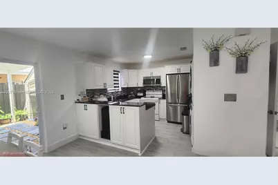 11424 NW 94th Pl #7, Hialeah Gardens, FL 33018 - Photo 8