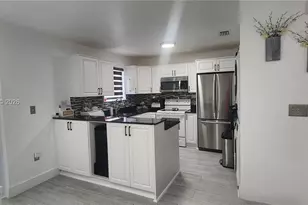 11424 NW 94th Pl, Hialeah Gardens, FL 33018 - Photo 8