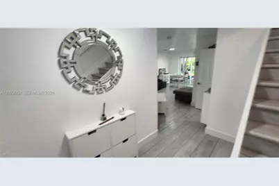 11424 NW 94th Pl #7, Hialeah Gardens, FL 33018 - Photo 2