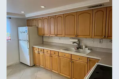 344 SW 1st St #6, Pompano Beach, FL 33060 - Photo 12