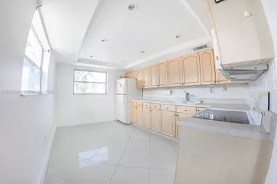 344 SW 1st St #6, Pompano Beach, FL 33060 - Photo 2