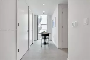 121 NE 5th St, Miami, FL 33132 - Photo 10