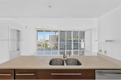 465 Brickell Ave #1602, Miami, FL 33131 - Photo 8