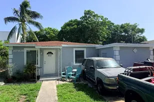 512 Independence Rd, West Palm Beach, FL 33405 - Photo 1