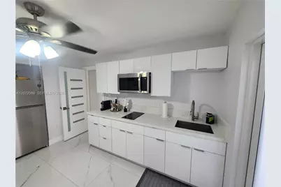98Xx NW 122nd Ter #APT1, Hialeah Gardens, FL 33018 - Photo 2