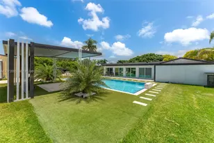 18725 SW 218th St, Miami, FL 33170 - Photo 36