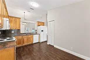 10425 NW 9th Manor, Coral Springs, FL 33071 - Photo 6