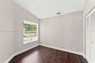 10425 NW 9th Manor, Coral Springs, FL 33071 - Photo 12