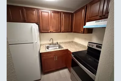 241 SE 9th Ave #109, Pompano Beach, FL 33060 - Photo 4