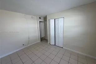 241 SE 9th Ave, Pompano Beach, FL 33060 - Photo 8