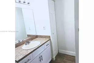 220 SW 116th Ave, Pembroke Pines, FL 33025 - Photo 6