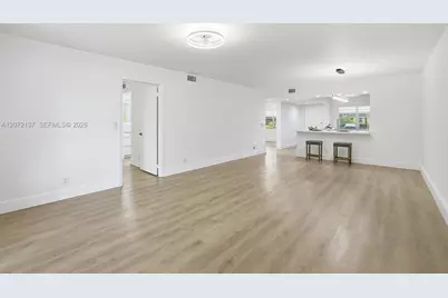 300 SW 130th Ter #110B, Pembroke Pines, FL 33027 - Photo 14