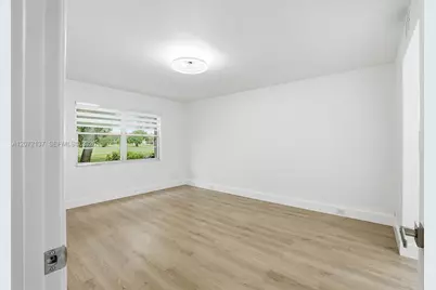 300 SW 130th Ter #110B, Pembroke Pines, FL 33027 - Photo 18