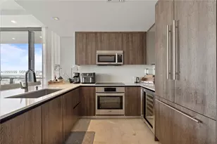 88 SW 7th St, Miami, FL 33130 - Photo 12