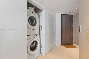 88 SW 7th St, Miami, FL 33130 - Photo 36