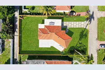 10650 NE 11th Ct, Miami Shores, FL 33138 - Photo 4