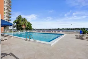 1351 NE Miami Gardens Dr, Miami, FL 33179 - Photo 16