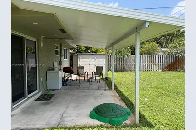 7810 NW 11th Ct, Pembroke Pines, FL 33024 - Photo 12