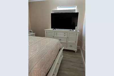 7810 NW 11th Ct, Pembroke Pines, FL 33024 - Photo 16