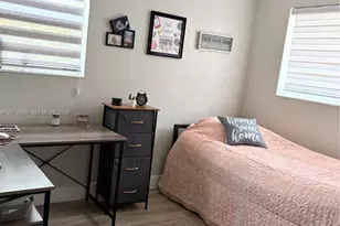 7810 NW 11th Ct, Pembroke Pines, FL 33024 - Photo 1