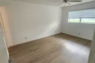 302 Lake Evelyn Dr, West Palm Beach, FL 33411 - Photo 12