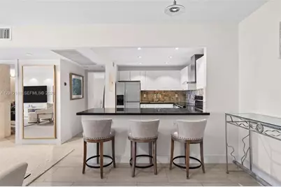 2301 Collins Ave #1007, Miami Beach, FL 33139 - Photo 6