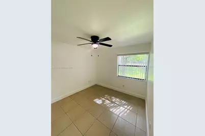 20005 NE 3rd Ct #5, Miami, FL 33179 - Photo 16