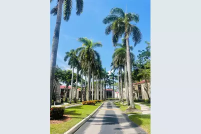 20005 NE 3rd Ct #5, Miami, FL 33179 - Photo 2