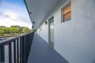 8002 Lagos De Campo Blvd, Tamarac, FL 33321 - Photo 32