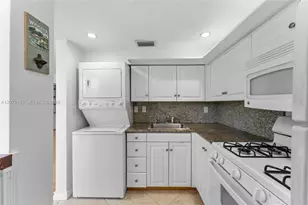 2539 S Bayshore Dr, Miami, FL 33133 - Photo 10