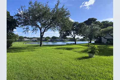 510 NW 103rd Ter, Pembroke Pines, FL 33026 - Photo 30