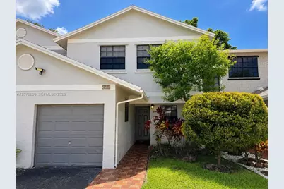 510 NW 103rd Ter, Pembroke Pines, FL 33026 - Photo 2