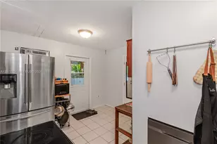 334 E 11th St, Hialeah, FL 33010 - Photo 18