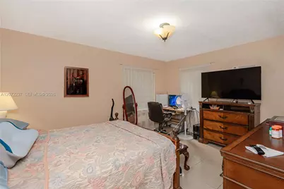 334 E 11th St, Hialeah, FL 33010 - Photo 10