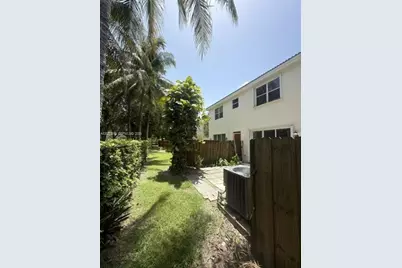 2245 NE 42nd Ave, Homestead, FL 33033 - Photo 18