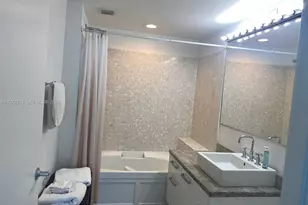 185 SW 7th St, Miami, FL 33130 - Photo 6