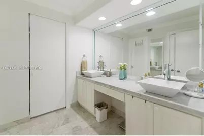 1121 Crandon Blvd #D206, Key Biscayne, FL 33149 - Photo 12