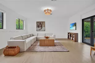 125 NE 150th St, Miami, FL 33161 - Photo 1